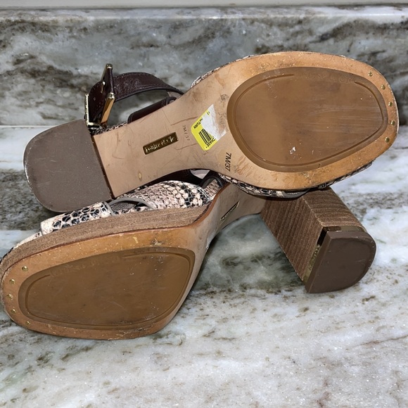 Louise et Cie Gigi Snakeskin Heeled Sandals 7 - Picture 10 of 11